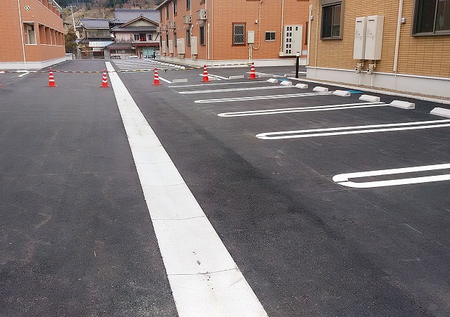 トピックス V形街渠 V形桝 車止め 岐阜県中津川市東宮町地内 株式会社 赤羽コンクリート