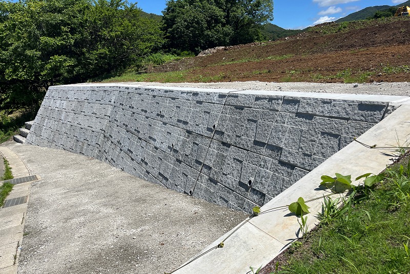 レベロック（水平自立積大型ブロック）のご紹介